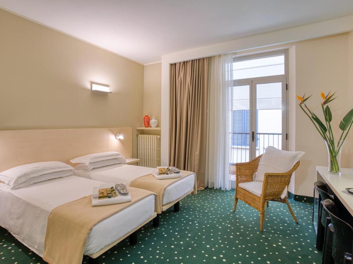 Hotel Piroscafo Desenzano del Garda Eksteriør billede