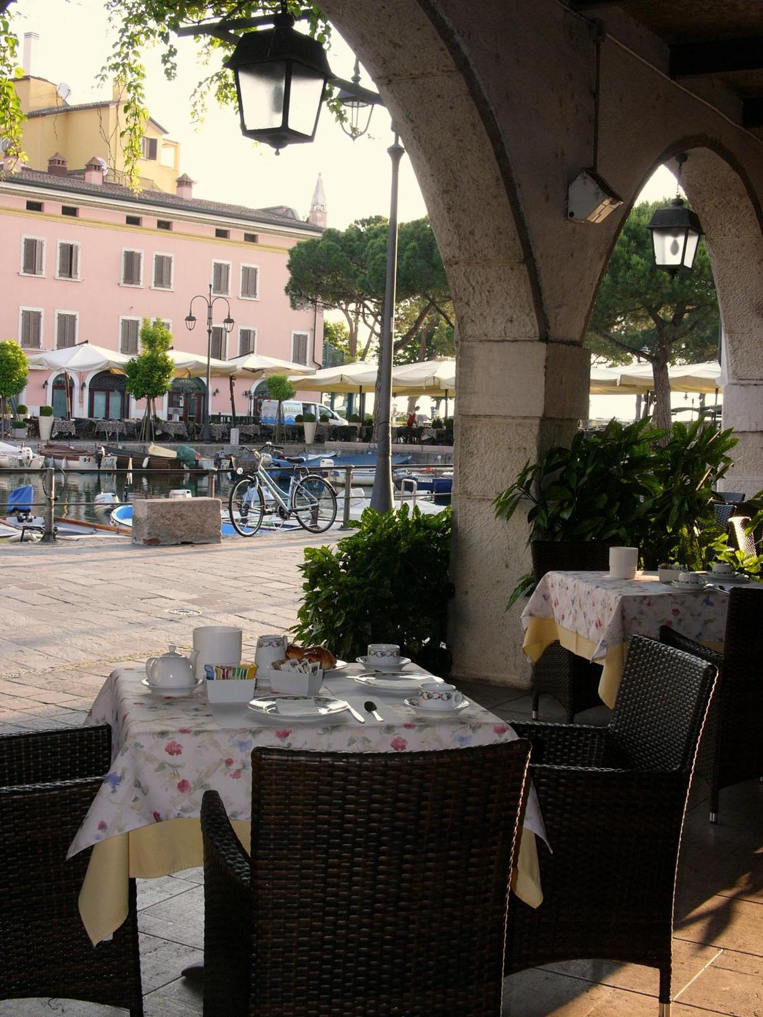 Hotel Piroscafo Desenzano del Garda Eksteriør billede